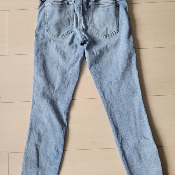 Guess Capris - Picture 4 of 4